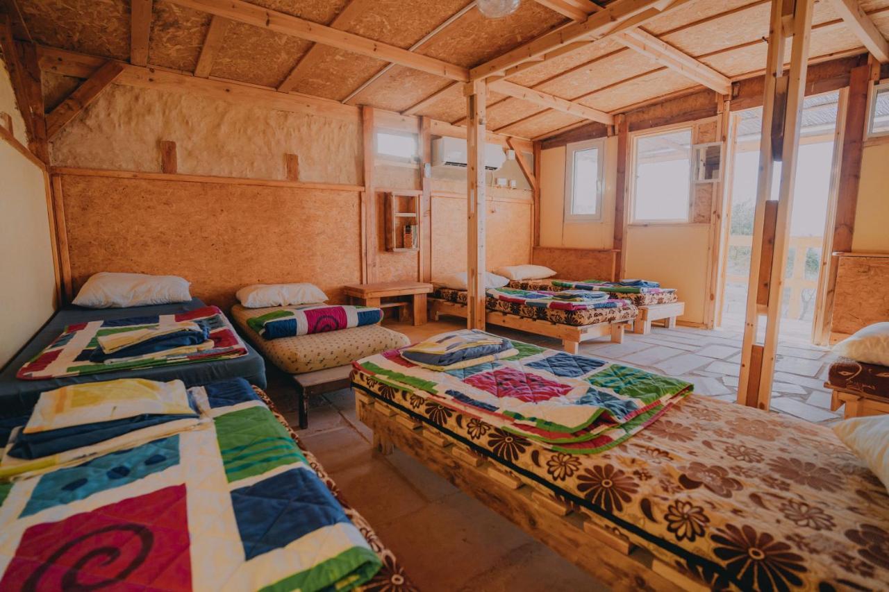 Desert Shade Camp חוות צל מדבר Villa Mițpe Ramon Exterior foto