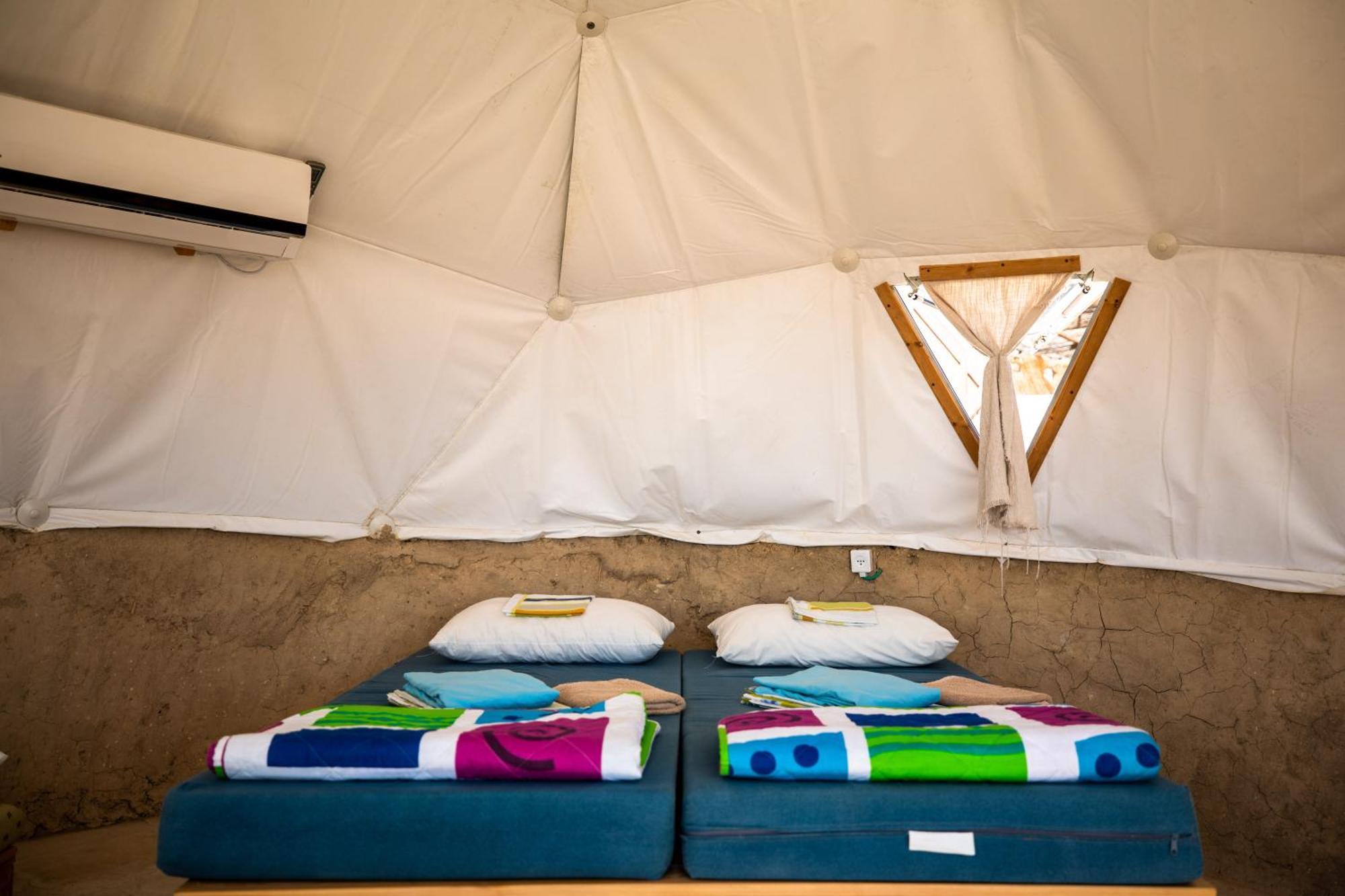 Desert Shade Camp חוות צל מדבר Villa Mițpe Ramon Exterior foto